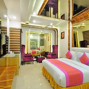 *** Hotel The Gold Regency - 02 Mins From Railway Station Inde
